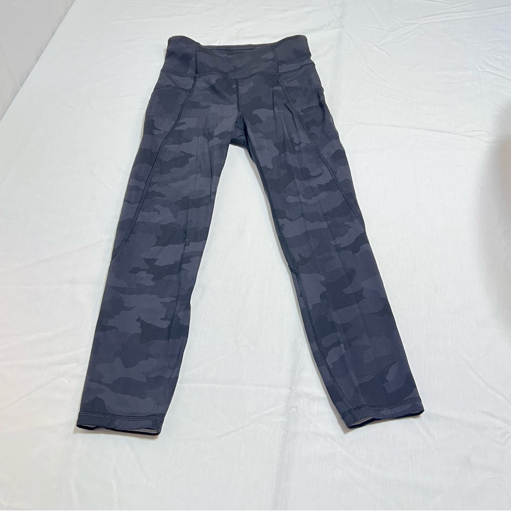 Lululemon Time To Sweat Crop 23” Size 4 Incognito Camo Multi Grey
